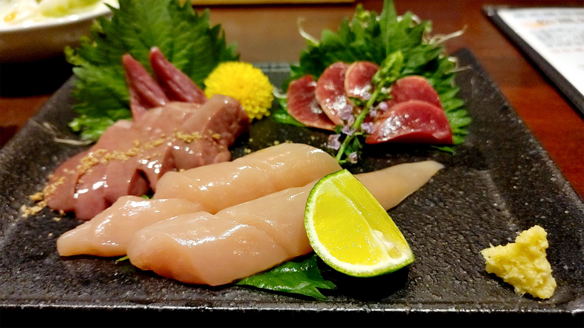 三宮東門街の北の路地にある地鶏焼鳥のお店【神戸グルメ】