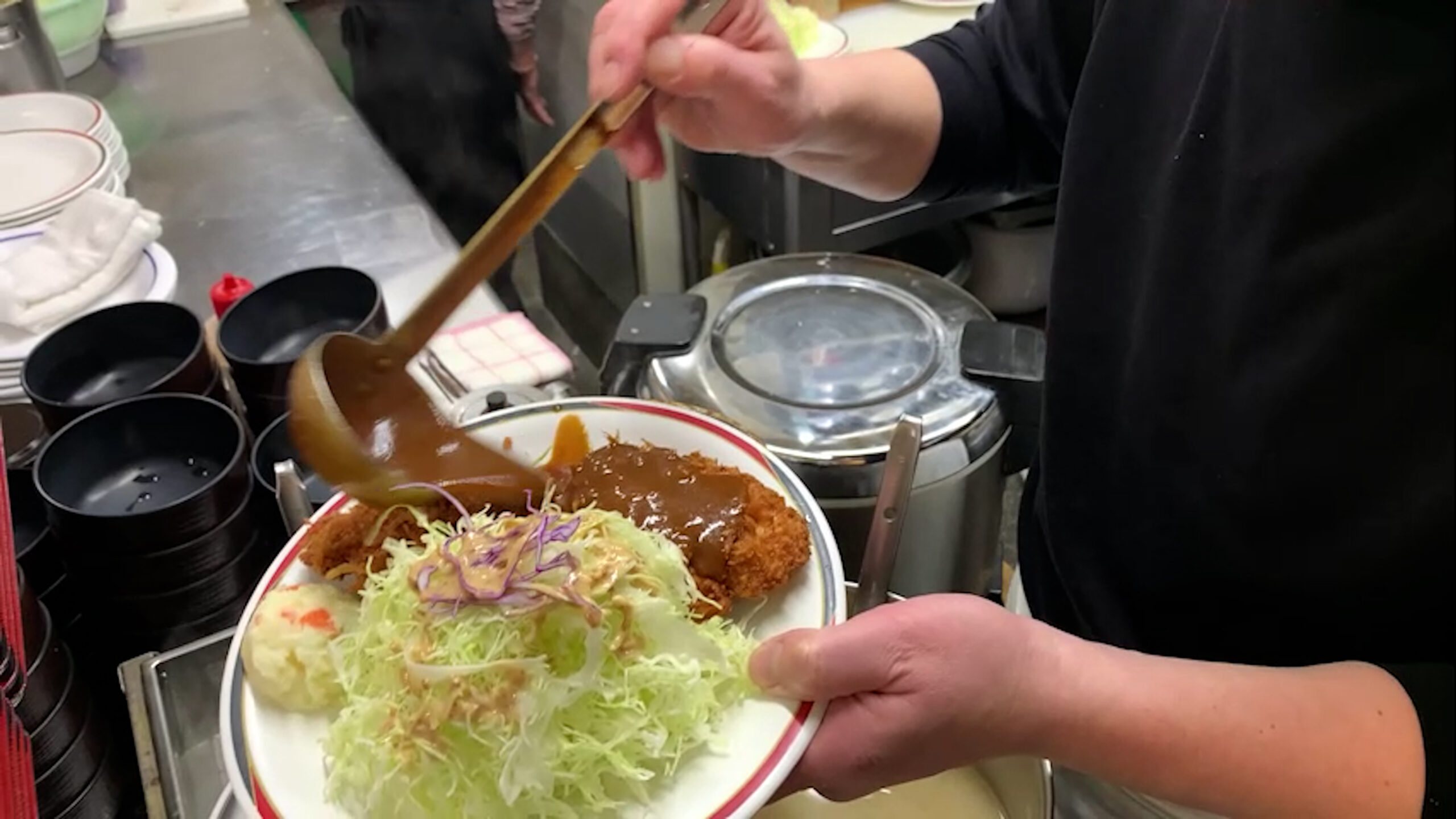 【神戸グルメ】ランチはいつも満席！和田岬駅からすぐのところにある創業48年、地元に愛され続ける町の洋食屋さん