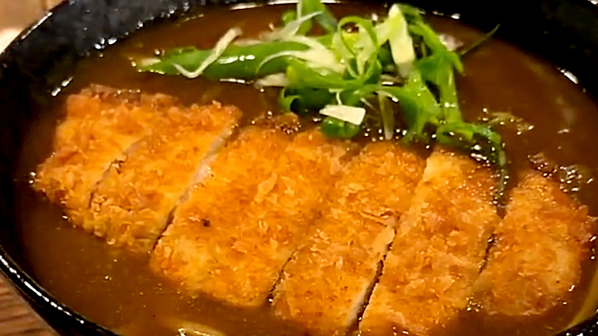 【神戸グルメ】うどん屋さんとは思えないほどお洒落！美味しいカレーうどんが評判のお店