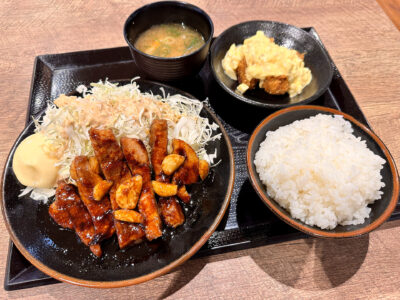 トンテキ定食 カキフライ追加