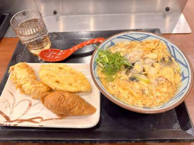 牡蠣玉うどんとかしわ天・れんこん天・いなり