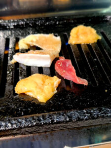 エイトチキン ロースターで焼きます