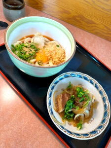 讃岐うどん 凡蔵 牛すじぶっかけうどん