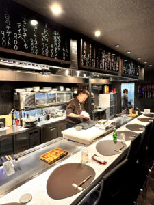 神戸ハンター坂 肉料理 鉄板 祷り 店内とメニュー